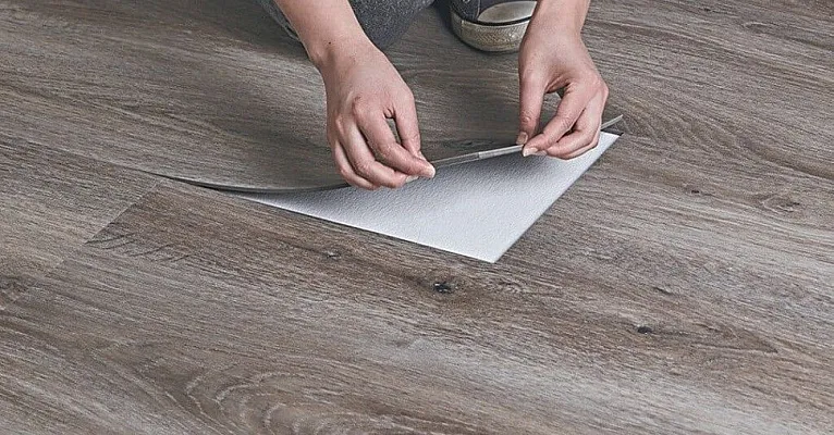 Как уложить кварцвиниловую плитку? Подробно о каждом этапе | Floordealer